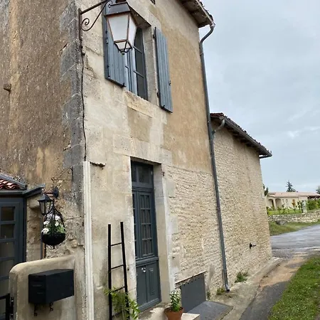 La Cour Blanche Holiday home *