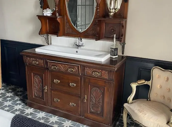 La Cour Blanche Tatil Evi *