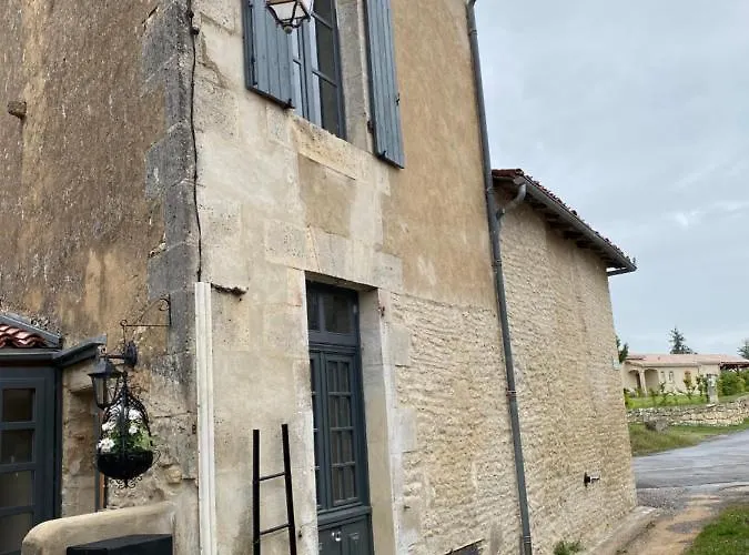 La Cour Blanche Сasa de vacaciones *