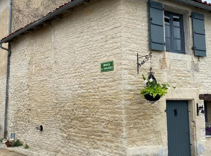 La Cour Blanche Verteuil-sur-Charente